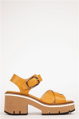 Sandalia piel Mostaza
